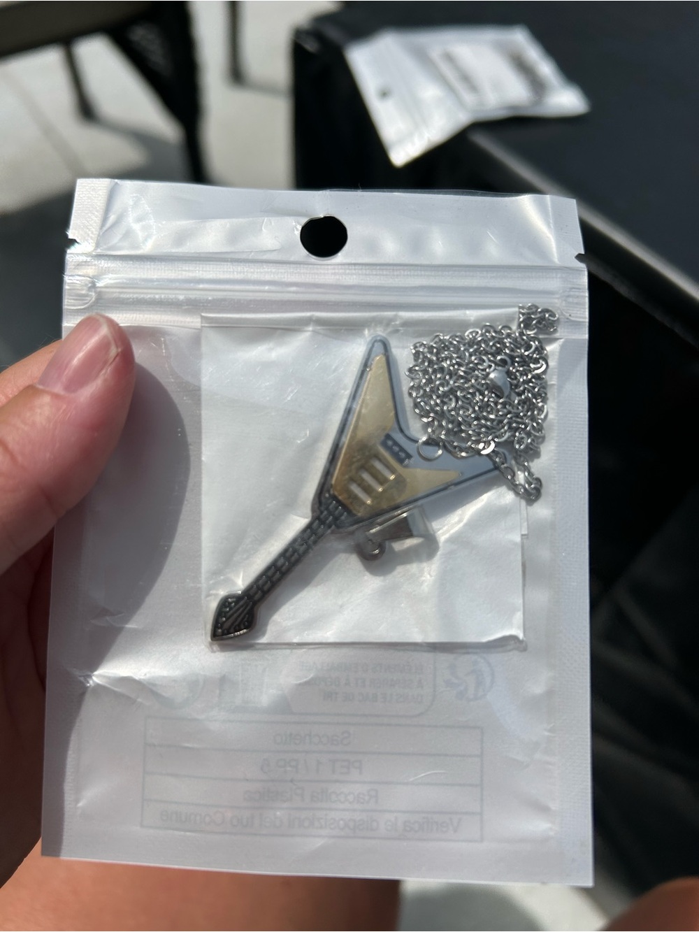 🔥$2 Silver Electric Guitar Pendant Necklace